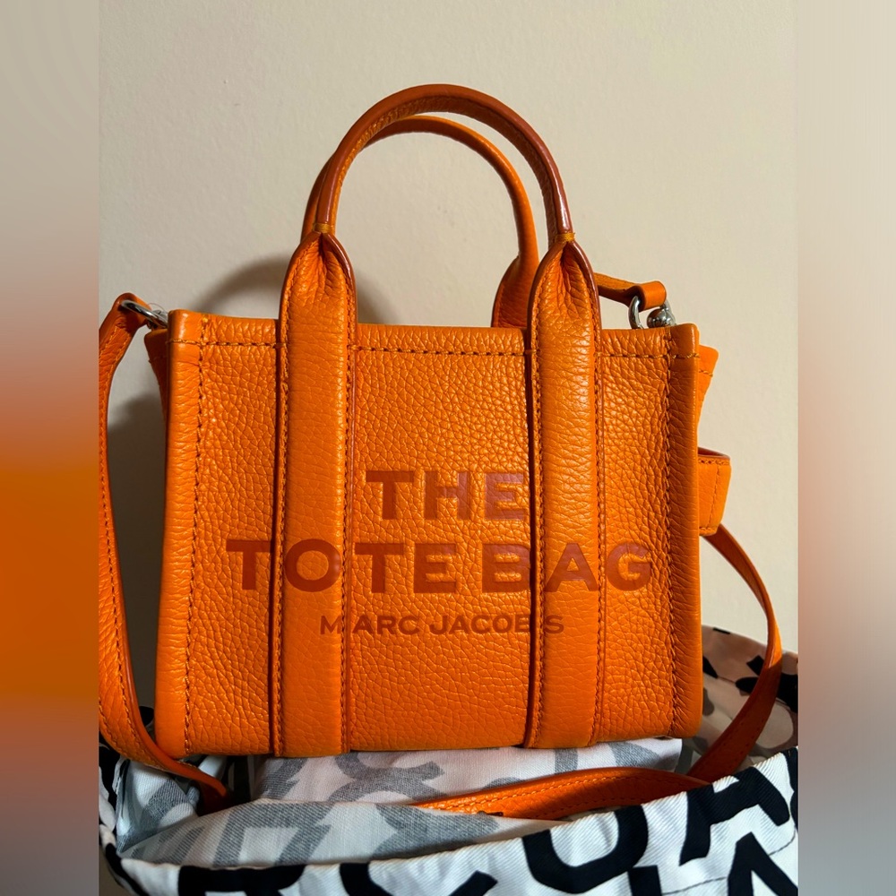 Marc Jacobs The Tote Bag Leather Mini/Crossbody in Scorched